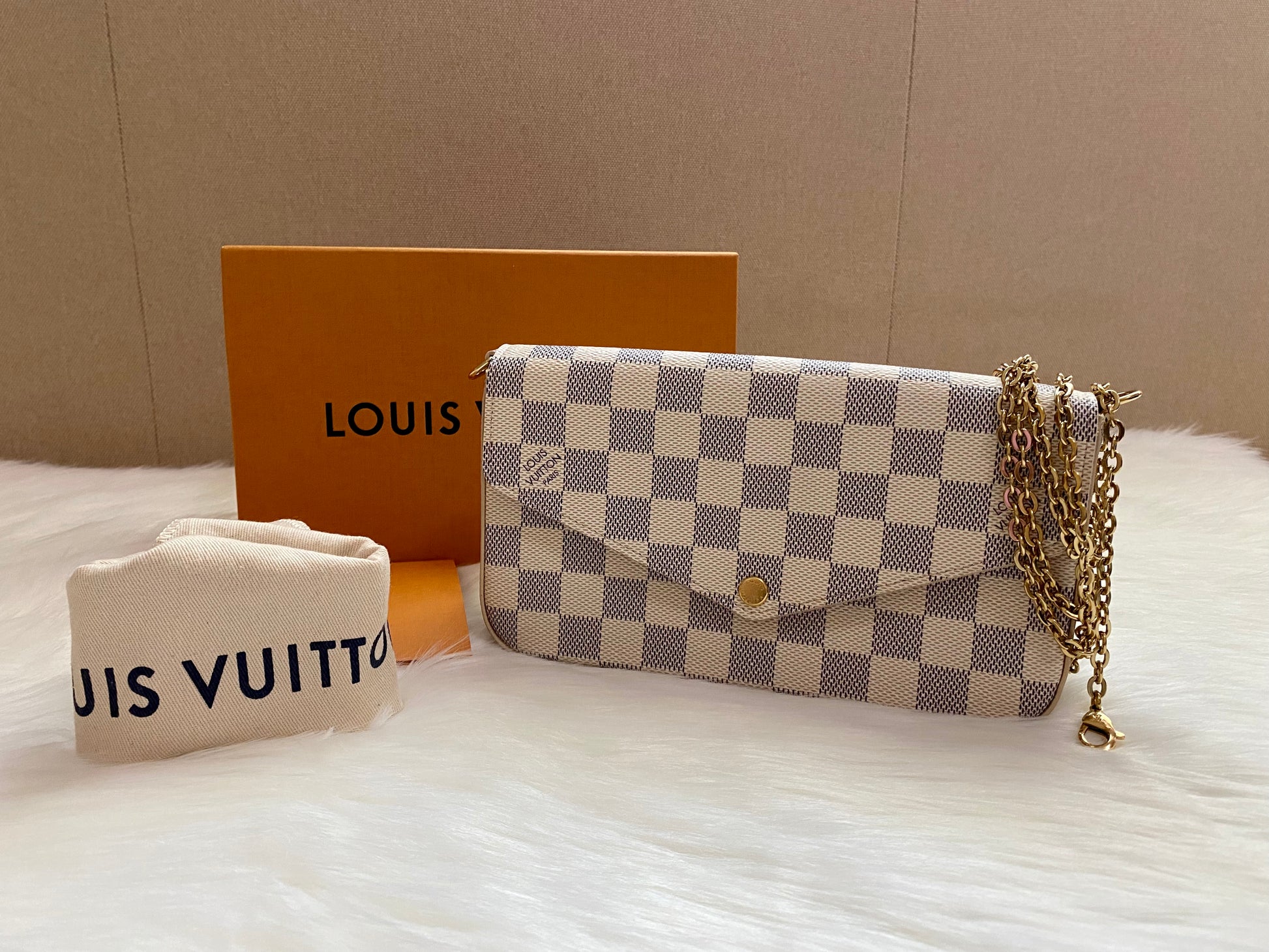 Authentic Louis Vuitton Long Wallet/box/shopping Bag Included