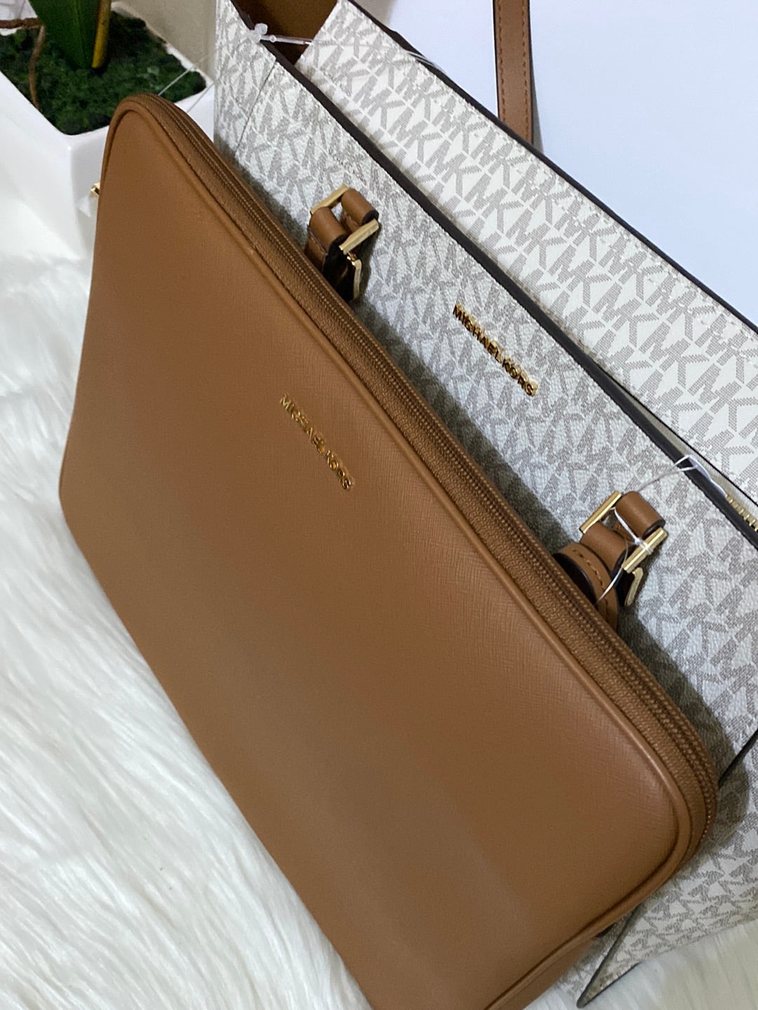 Michael Kors Large Tote With Laptop Case – Esys Handbags Boutique