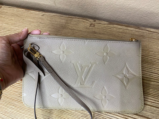 Authentic Neverfull MM Pouch Empreinte Turtledove